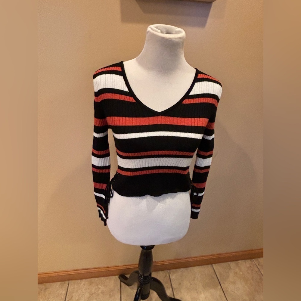 Roma Knit Juniors Striped Sweater with Tie Accents on Sides Size Medium NEW